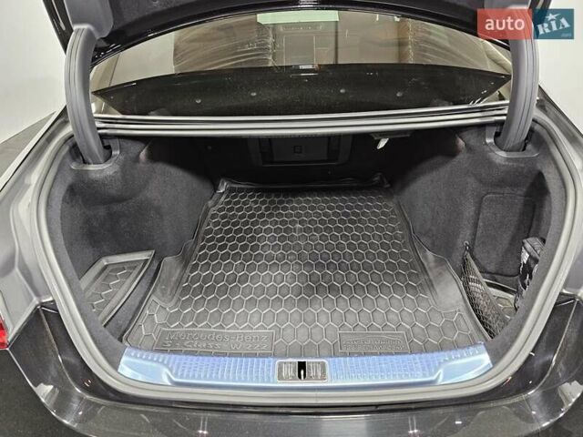 Черный Мерседес С Класс, объемом двигателя 2.93 л и пробегом 61 тыс. км за 137999 $, фото 7 на Automoto.ua