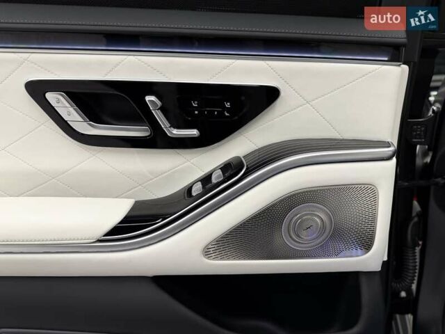 Черный Мерседес С Класс, объемом двигателя 3.98 л и пробегом 23 тыс. км за 179800 $, фото 37 на Automoto.ua