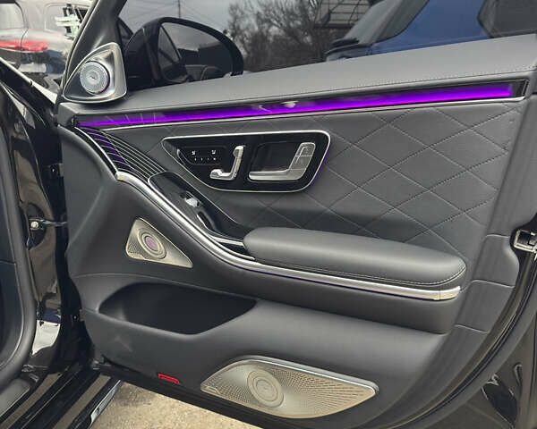 Черный Мерседес С Класс, объемом двигателя 3.98 л и пробегом 95 тыс. км за 135 $, фото 32 на Automoto.ua