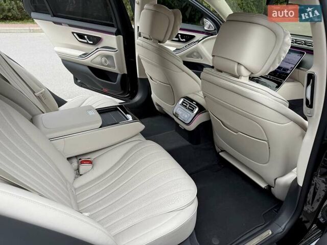 Черный Мерседес С Класс, объемом двигателя 3 л и пробегом 37 тыс. км за 120000 $, фото 42 на Automoto.ua