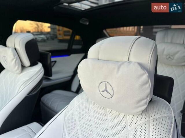 Черный Мерседес С Класс, объемом двигателя 3.98 л и пробегом 25 тыс. км за 180000 $, фото 61 на Automoto.ua