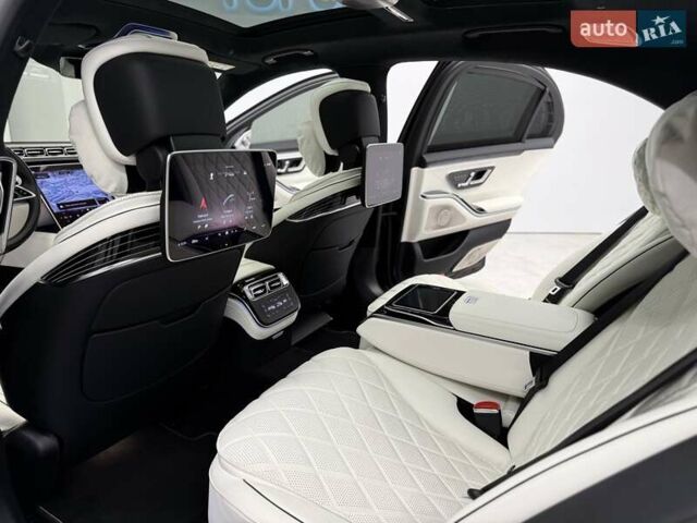 Черный Мерседес С Класс, объемом двигателя 3.98 л и пробегом 23 тыс. км за 179800 $, фото 39 на Automoto.ua