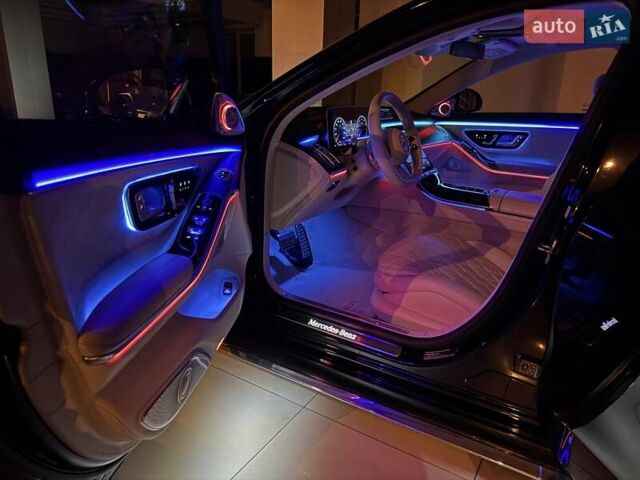 Чорний Мерседес С Клас, об'ємом двигуна 4 л та пробігом 187 тис. км за 110900 $, фото 20 на Automoto.ua