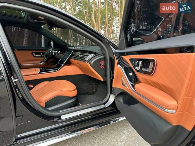 Черный Мерседес С Класс, объемом двигателя 3.98 л и пробегом 44 тыс. км за 139900 $, фото 72 на Automoto.ua