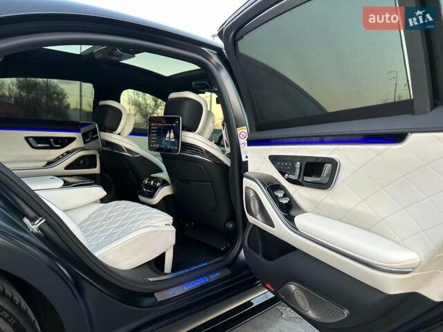 Черный Мерседес С Класс, объемом двигателя 3.98 л и пробегом 25 тыс. км за 180000 $, фото 67 на Automoto.ua