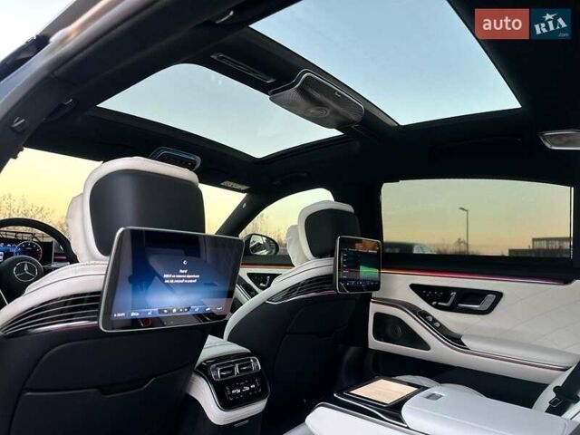 Черный Мерседес С Класс, объемом двигателя 3.98 л и пробегом 25 тыс. км за 180000 $, фото 94 на Automoto.ua