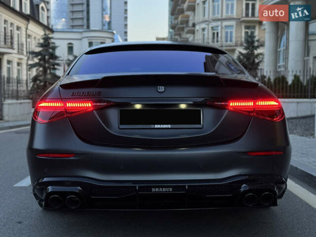 Черный Мерседес С Класс, объемом двигателя 3.98 л и пробегом 23 тыс. км за 185000 $, фото 59 на Automoto.ua