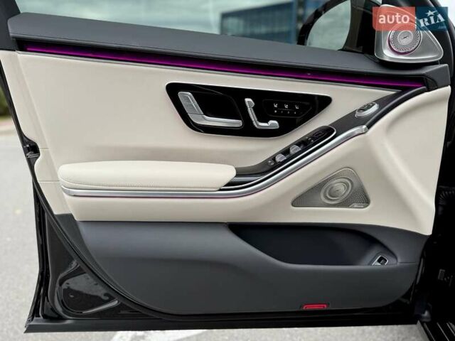 Черный Мерседес С Класс, объемом двигателя 3 л и пробегом 37 тыс. км за 120000 $, фото 53 на Automoto.ua