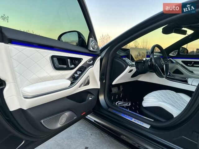 Черный Мерседес С Класс, объемом двигателя 3.98 л и пробегом 25 тыс. км за 180000 $, фото 43 на Automoto.ua