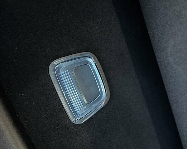 Черный Мерседес С Класс, объемом двигателя 3.98 л и пробегом 23 тыс. км за 177000 $, фото 61 на Automoto.ua