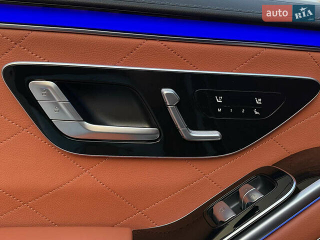 Черный Мерседес С Класс, объемом двигателя 3 л и пробегом 9 тыс. км за 145000 $, фото 64 на Automoto.ua