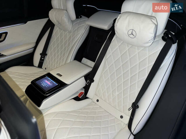 Черный Мерседес С Класс, объемом двигателя 3.98 л и пробегом 23 тыс. км за 185000 $, фото 45 на Automoto.ua