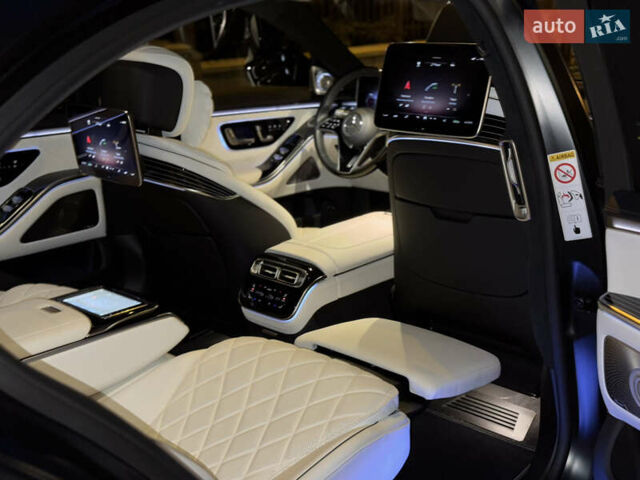 Черный Мерседес С Класс, объемом двигателя 3.98 л и пробегом 23 тыс. км за 177000 $, фото 33 на Automoto.ua