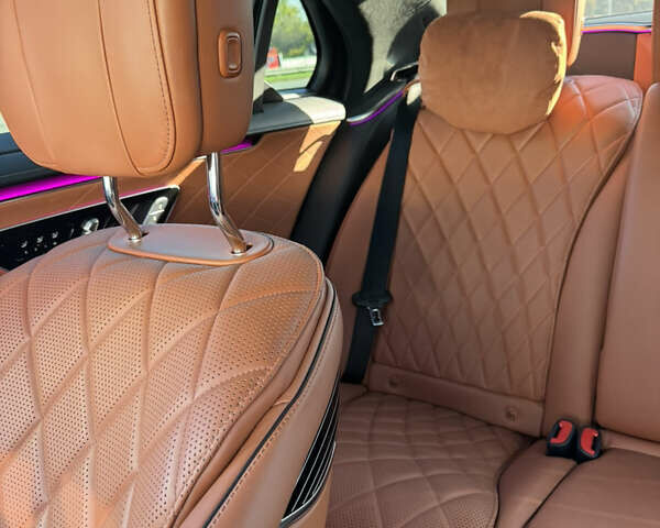 Черный Мерседес С Класс, объемом двигателя 3 л и пробегом 113 тыс. км за 108000 $, фото 1 на Automoto.ua