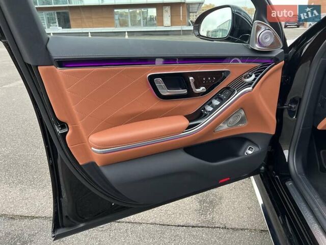 Чорний Мерседес С Клас, об'ємом двигуна 3.98 л та пробігом 18 тис. км за 165000 $, фото 19 на Automoto.ua