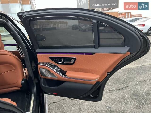 Чорний Мерседес С Клас, об'ємом двигуна 3.98 л та пробігом 18 тис. км за 165000 $, фото 30 на Automoto.ua