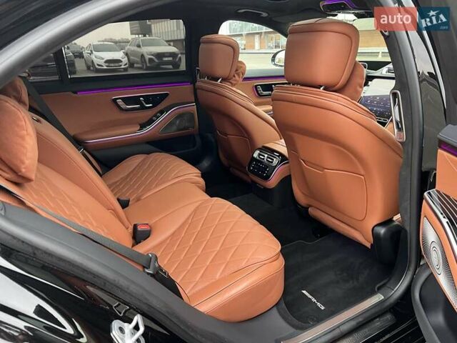 Чорний Мерседес С Клас, об'ємом двигуна 3.98 л та пробігом 18 тис. км за 165000 $, фото 27 на Automoto.ua