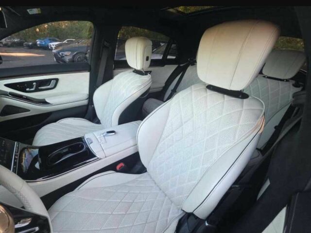 Черный Мерседес С Класс, объемом двигателя 0 л и пробегом 23 тыс. км за 108000 $, фото 8 на Automoto.ua