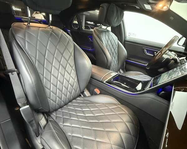 Черный Мерседес С Класс, объемом двигателя 3.98 л и пробегом 22 тыс. км за 125000 $, фото 23 на Automoto.ua