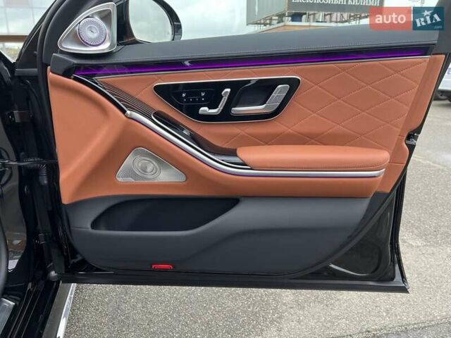 Чорний Мерседес С Клас, об'ємом двигуна 3.98 л та пробігом 18 тис. км за 165000 $, фото 32 на Automoto.ua