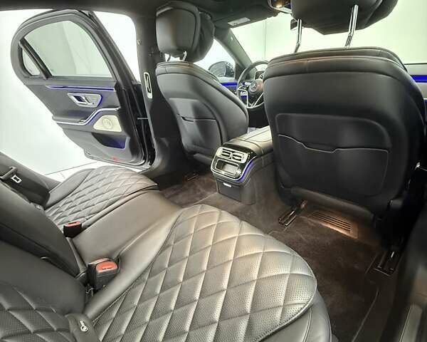 Черный Мерседес С Класс, объемом двигателя 3.98 л и пробегом 22 тыс. км за 125000 $, фото 39 на Automoto.ua