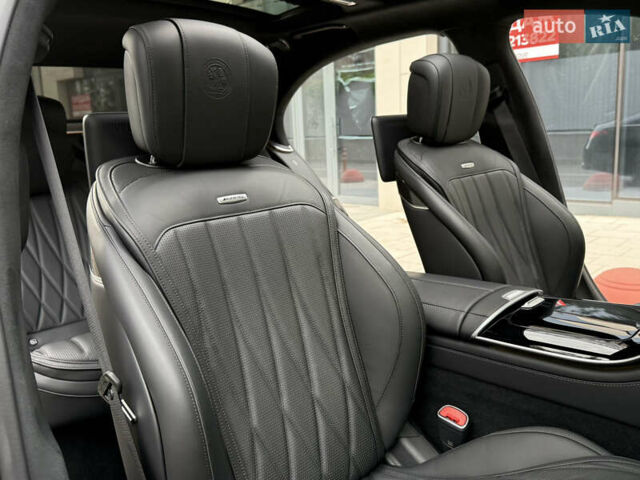 Черный Мерседес С Класс, объемом двигателя 3.98 л и пробегом 22 тыс. км за 290000 $, фото 48 на Automoto.ua