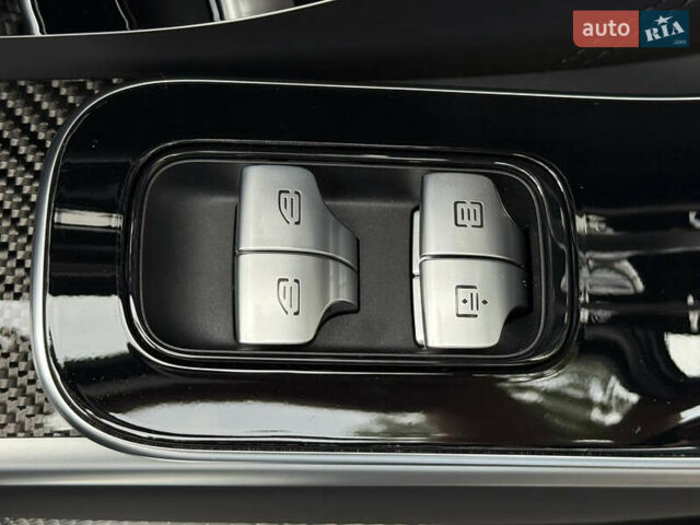 Черный Мерседес С Класс, объемом двигателя 3.98 л и пробегом 22 тыс. км за 290000 $, фото 65 на Automoto.ua