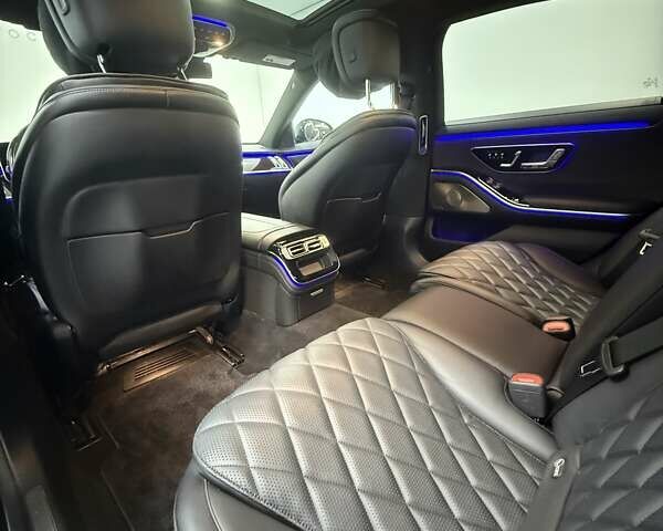 Черный Мерседес С Класс, объемом двигателя 3.98 л и пробегом 22 тыс. км за 125000 $, фото 36 на Automoto.ua