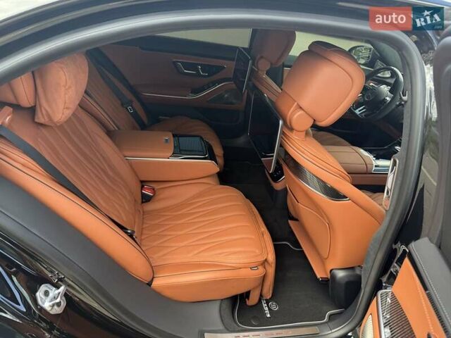 Черный Мерседес С Класс, объемом двигателя 3.98 л и пробегом 1 тыс. км за 399000 $, фото 31 на Automoto.ua