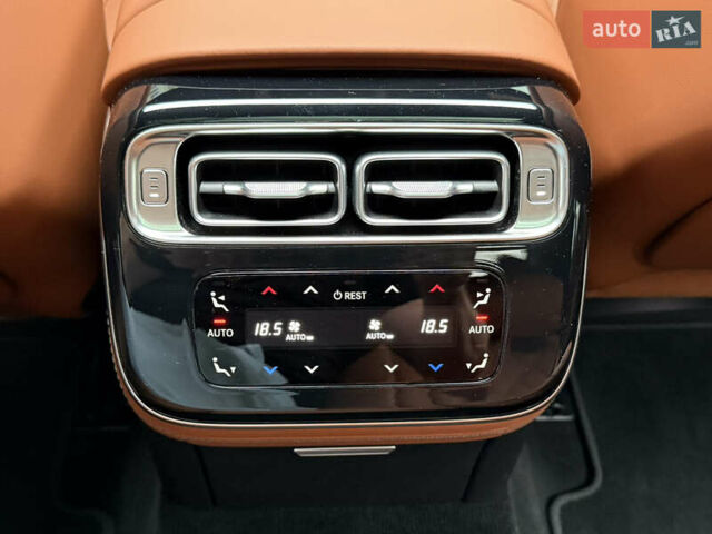 Чорний Мерседес С Клас, об'ємом двигуна 2.99 л та пробігом 17 тис. км за 180000 $, фото 70 на Automoto.ua