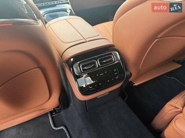 Черный Мерседес С Класс, объемом двигателя 3.98 л и пробегом 1 тыс. км за 399000 $, фото 26 на Automoto.ua