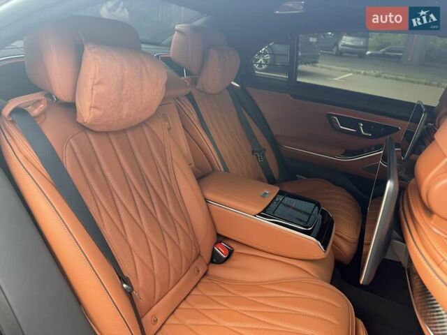 Черный Мерседес С Класс, объемом двигателя 3.98 л и пробегом 1 тыс. км за 399000 $, фото 32 на Automoto.ua