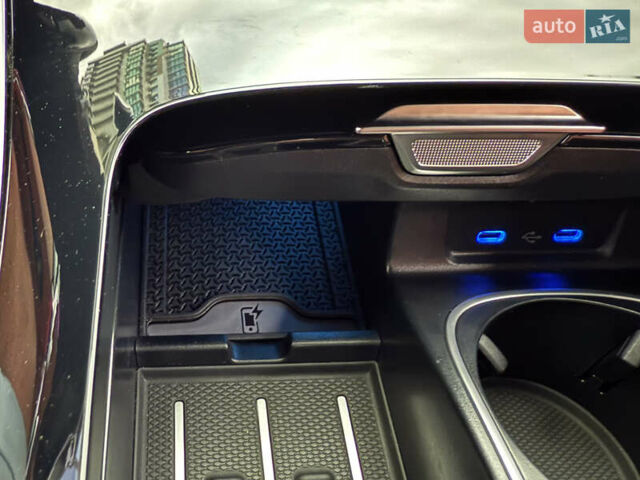 Чорний Мерседес С Клас, об'ємом двигуна 2.99 л та пробігом 17 тис. км за 180000 $, фото 88 на Automoto.ua