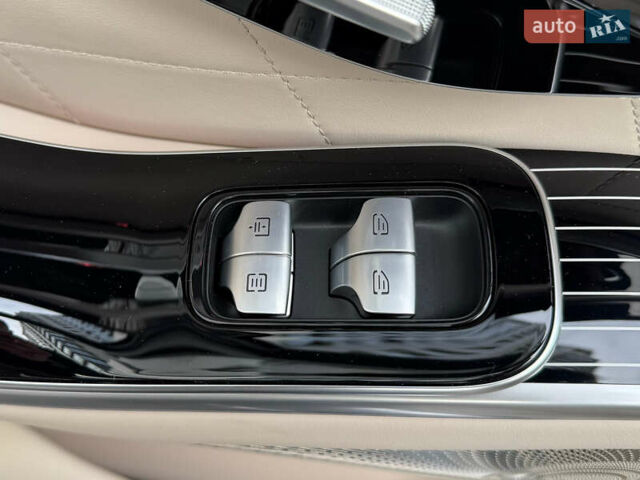 Черный Мерседес С Класс, объемом двигателя 3.98 л и пробегом 46 тыс. км за 178000 $, фото 62 на Automoto.ua