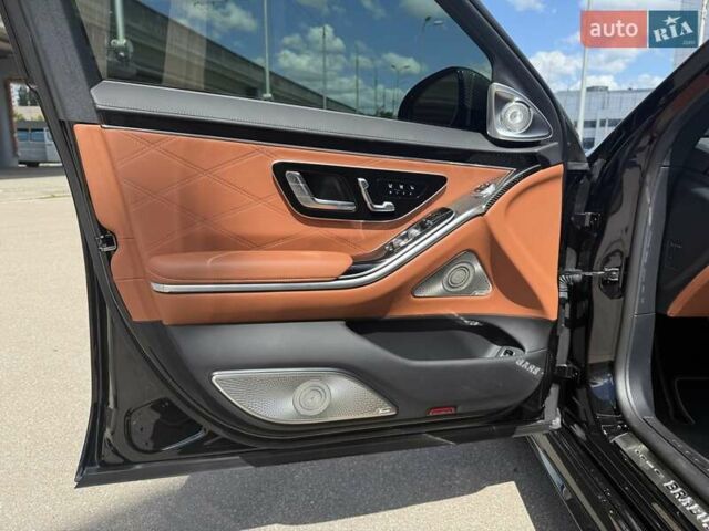 Черный Мерседес С Класс, объемом двигателя 3.98 л и пробегом 1 тыс. км за 399000 $, фото 21 на Automoto.ua