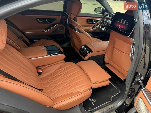 Черный Мерседес С Класс, объемом двигателя 3.98 л и пробегом 1 тыс. км за 399000 $, фото 53 на Automoto.ua