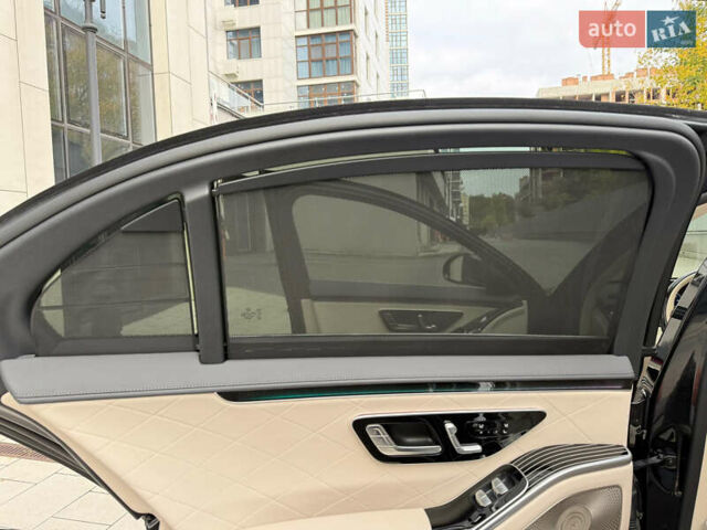 Черный Мерседес С Класс, объемом двигателя 3.98 л и пробегом 46 тыс. км за 178000 $, фото 64 на Automoto.ua