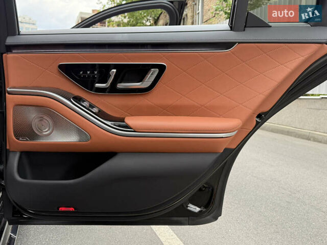 Чорний Мерседес С Клас, об'ємом двигуна 2.99 л та пробігом 17 тис. км за 185000 $, фото 59 на Automoto.ua