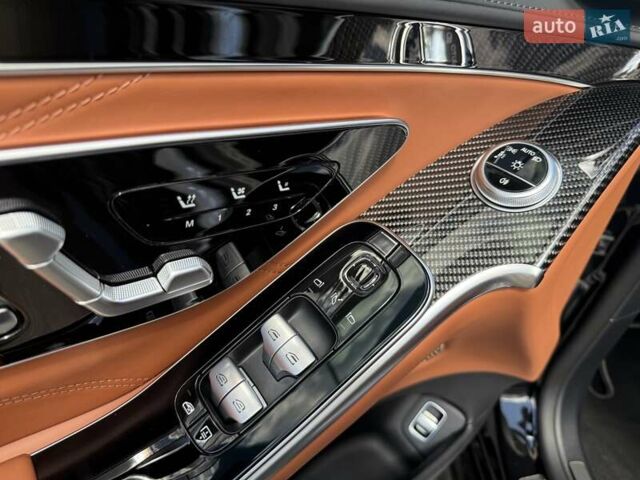 Черный Мерседес С Класс, объемом двигателя 3.98 л и пробегом 1 тыс. км за 399000 $, фото 64 на Automoto.ua