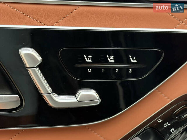 Черный Мерседес С Класс, объемом двигателя 2.99 л и пробегом 17 тыс. км за 175000 $, фото 52 на Automoto.ua