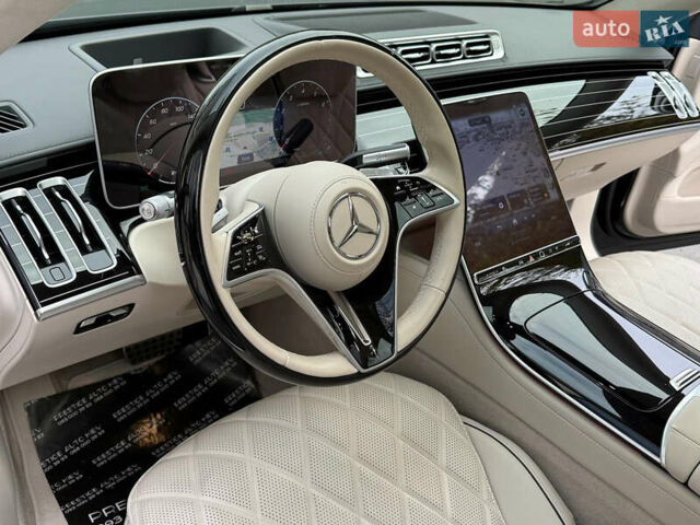 Черный Мерседес С Класс, объемом двигателя 3.98 л и пробегом 46 тыс. км за 178000 $, фото 44 на Automoto.ua