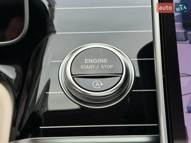 Черный Мерседес С Класс, объемом двигателя 3.98 л и пробегом 46 тыс. км за 178000 $, фото 80 на Automoto.ua