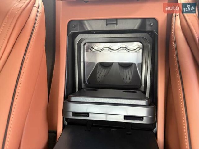 Черный Мерседес С Класс, объемом двигателя 3.98 л и пробегом 1 тыс. км за 399000 $, фото 28 на Automoto.ua