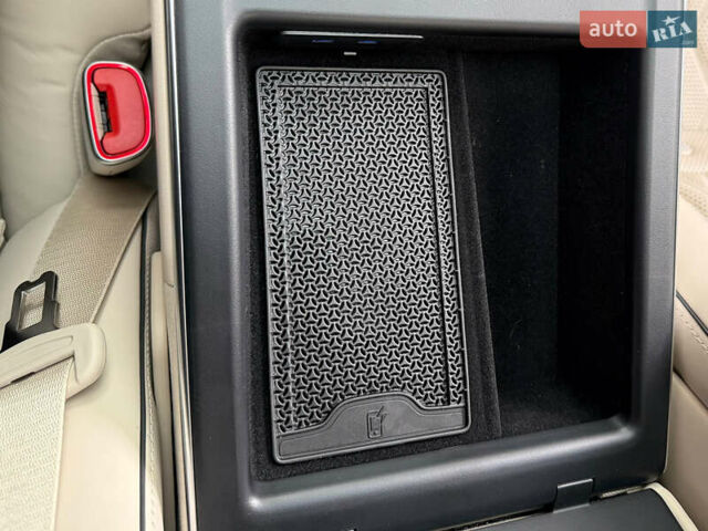 Черный Мерседес С Класс, объемом двигателя 3.98 л и пробегом 46 тыс. км за 178000 $, фото 74 на Automoto.ua