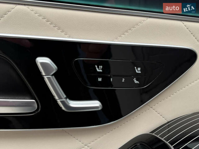 Черный Мерседес С Класс, объемом двигателя 3.98 л и пробегом 46 тыс. км за 179000 $, фото 63 на Automoto.ua