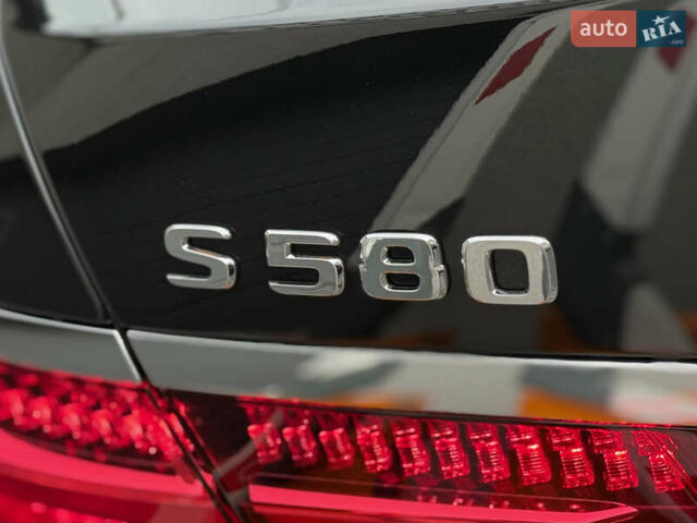 Черный Мерседес С Класс, объемом двигателя 3.98 л и пробегом 46 тыс. км за 178000 $, фото 41 на Automoto.ua