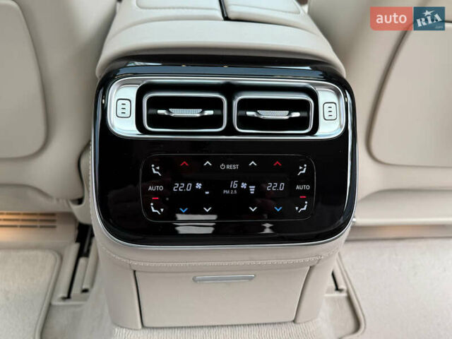 Черный Мерседес С Класс, объемом двигателя 3.98 л и пробегом 46 тыс. км за 179000 $, фото 69 на Automoto.ua