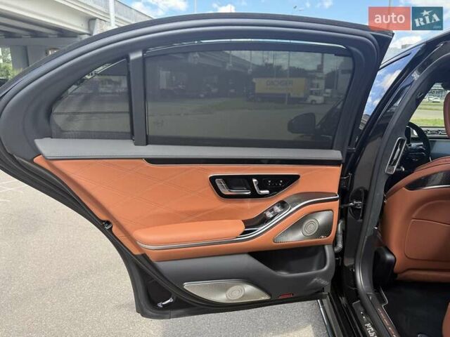 Черный Мерседес С Класс, объемом двигателя 3.98 л и пробегом 1 тыс. км за 399000 $, фото 22 на Automoto.ua