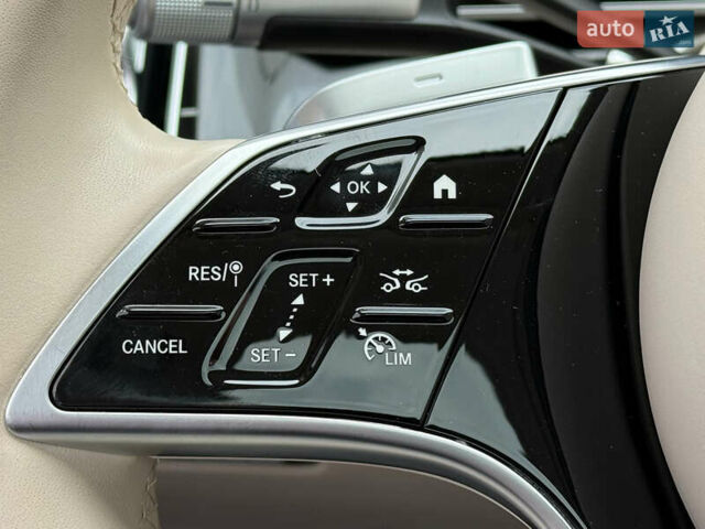 Черный Мерседес С Класс, объемом двигателя 3.98 л и пробегом 46 тыс. км за 178000 $, фото 78 на Automoto.ua