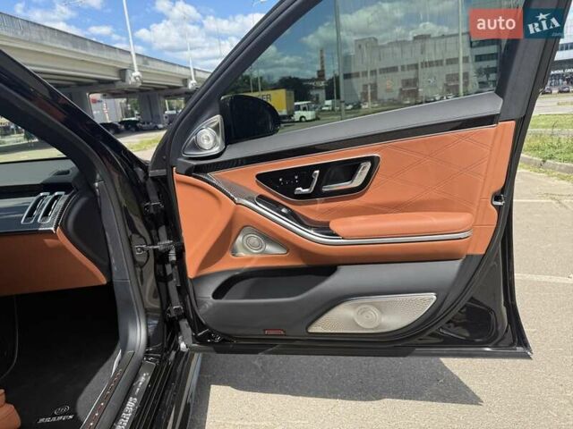 Черный Мерседес С Класс, объемом двигателя 3.98 л и пробегом 1 тыс. км за 399000 $, фото 35 на Automoto.ua